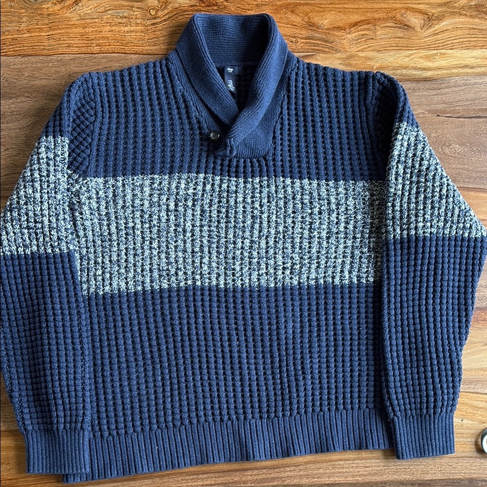 Men's Gap Navy Sweater. Shawl collar with button. Size XL